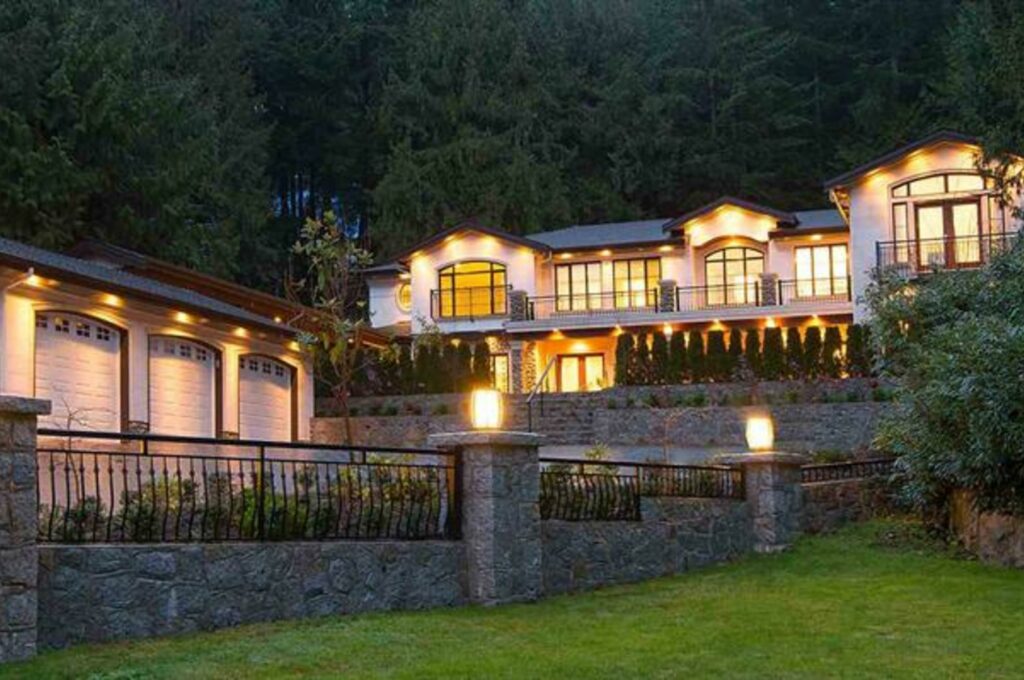 4560 Woodgreen Drive