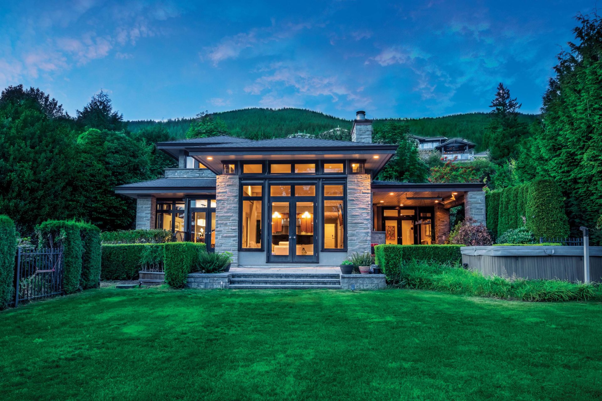 3297 Mathers Avenue, West Vancouver