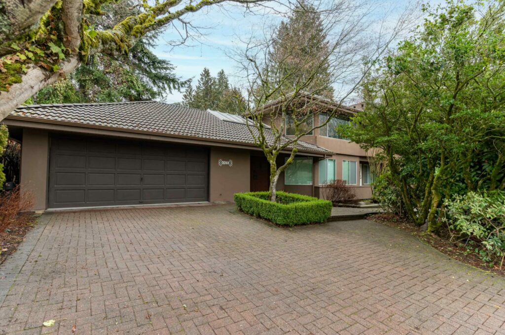 1420 25th Street, West Vancouver – MEDITERRANEAN STYLE DUNDARAVE FAMILY HOME!