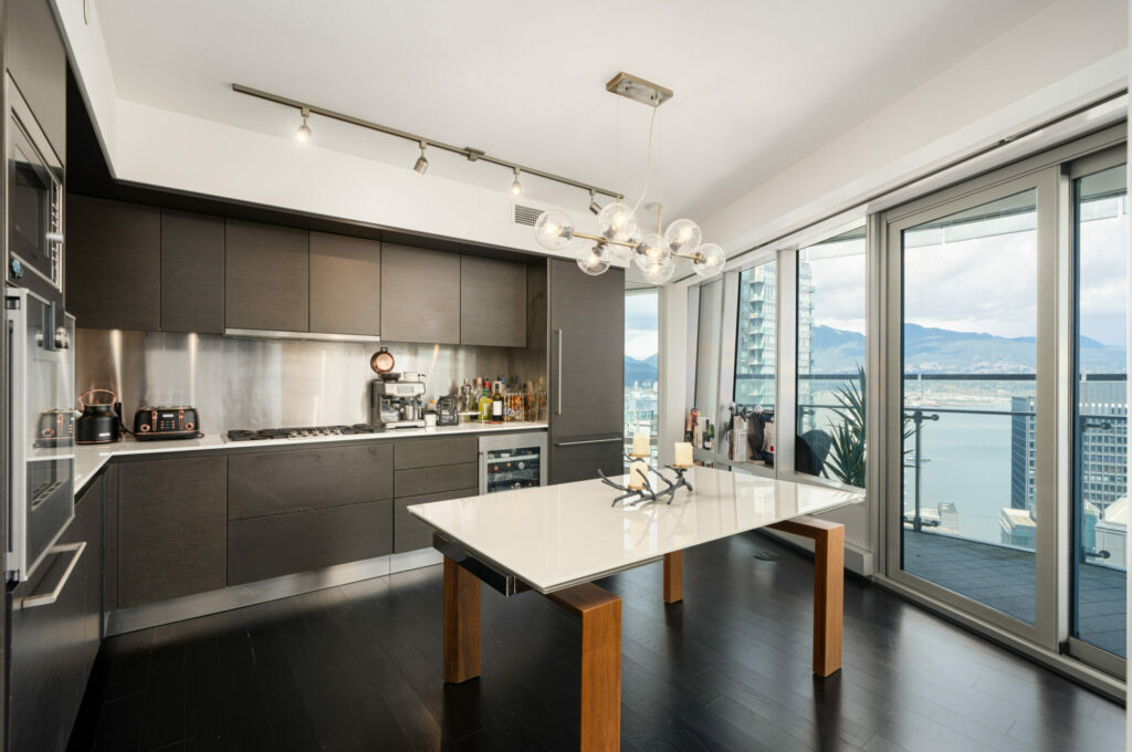 STUNNING HIGH LEVEL UNIT WITH BREATHTAKING VIEWS – 3507 1151 W Georgia Street, Vancouver