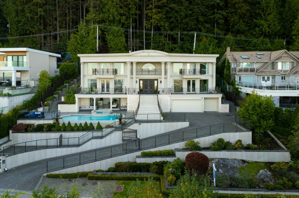 BRITISH PROPERTIES WITH 280-DEGREE PANORAMIC STUNNING VIEWS – 1095 Millsteam Road, West Vancouver