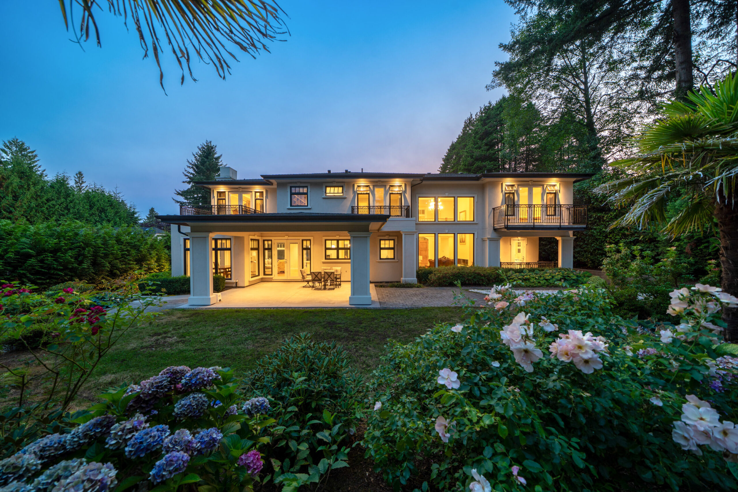 FRENCH-INSPIRED LUXURIOUS PRIVATE RESIDENCE IN WEST VANCOUVER - 920 3rd Street, West Vancouver