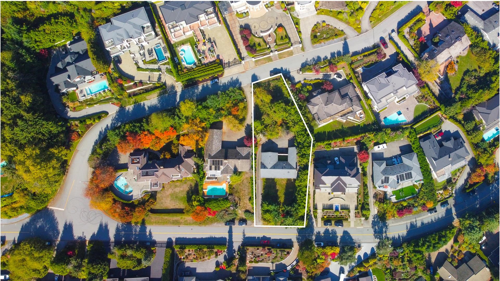 LUXURY BUILD OPPORTUNITY IN THE PRESTIGIOUS CHARTWELL NEIGHBOURHOOD OF WEST VANCOUVER - 1451 Chartwell Drive, West Vancouver
