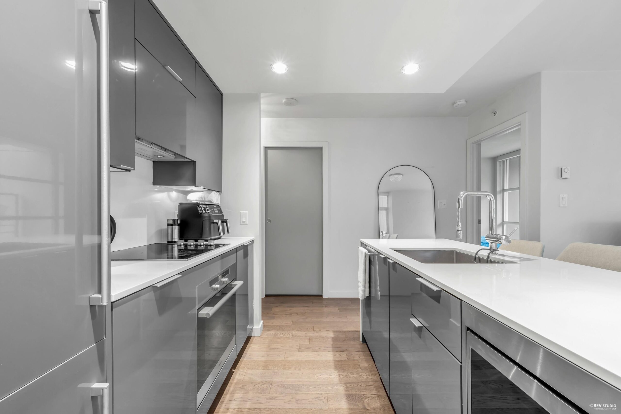 BEAUTIFUL COSMOS APARTMENT BY CONCORD PACIFIC  - 309 161 W Georgia Street, Vancouver