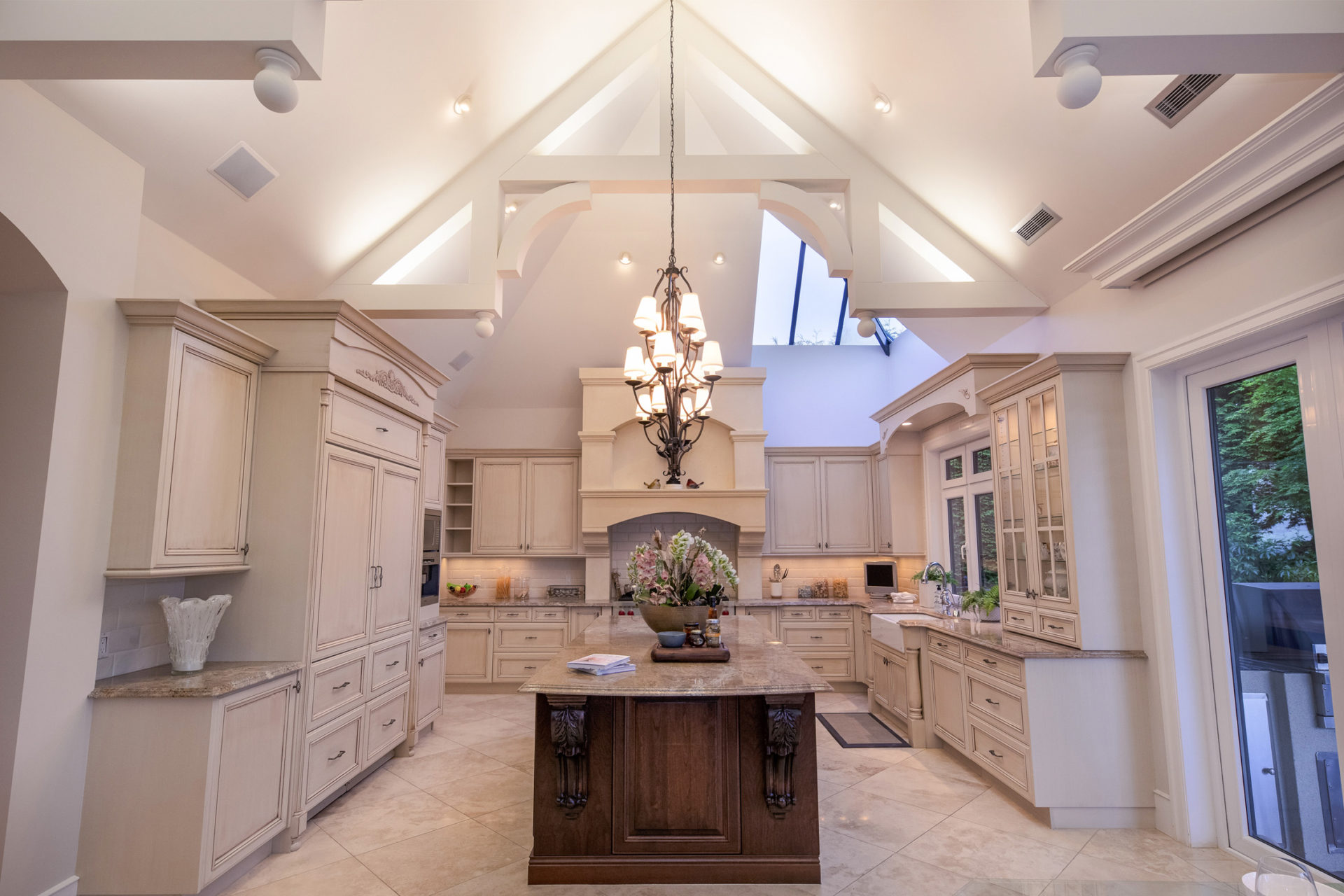 CUSTOM BUILT DAVID POSKITT FRENCH COUNTRY VILLA- 835 Eyremount Drive, British Properties, West Vancouver