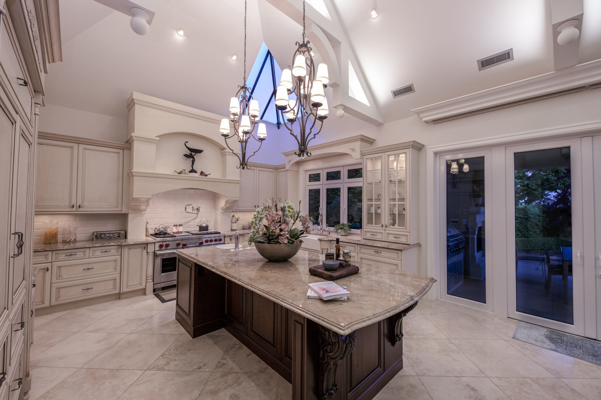 CUSTOM BUILT DAVID POSKITT FRENCH COUNTRY VILLA- 835 Eyremount Drive, British Properties, West Vancouver