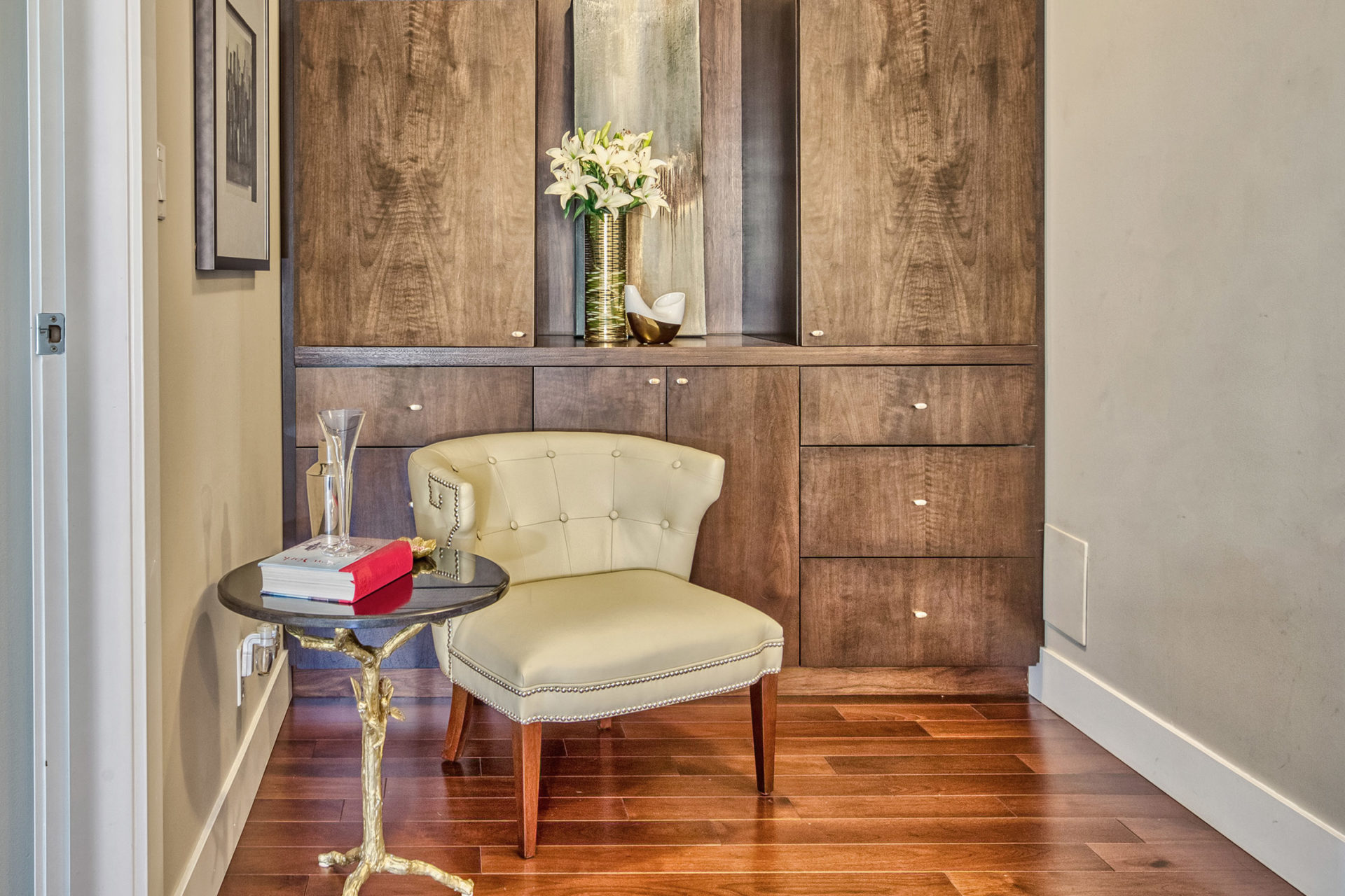 906 - 888 Homer Street