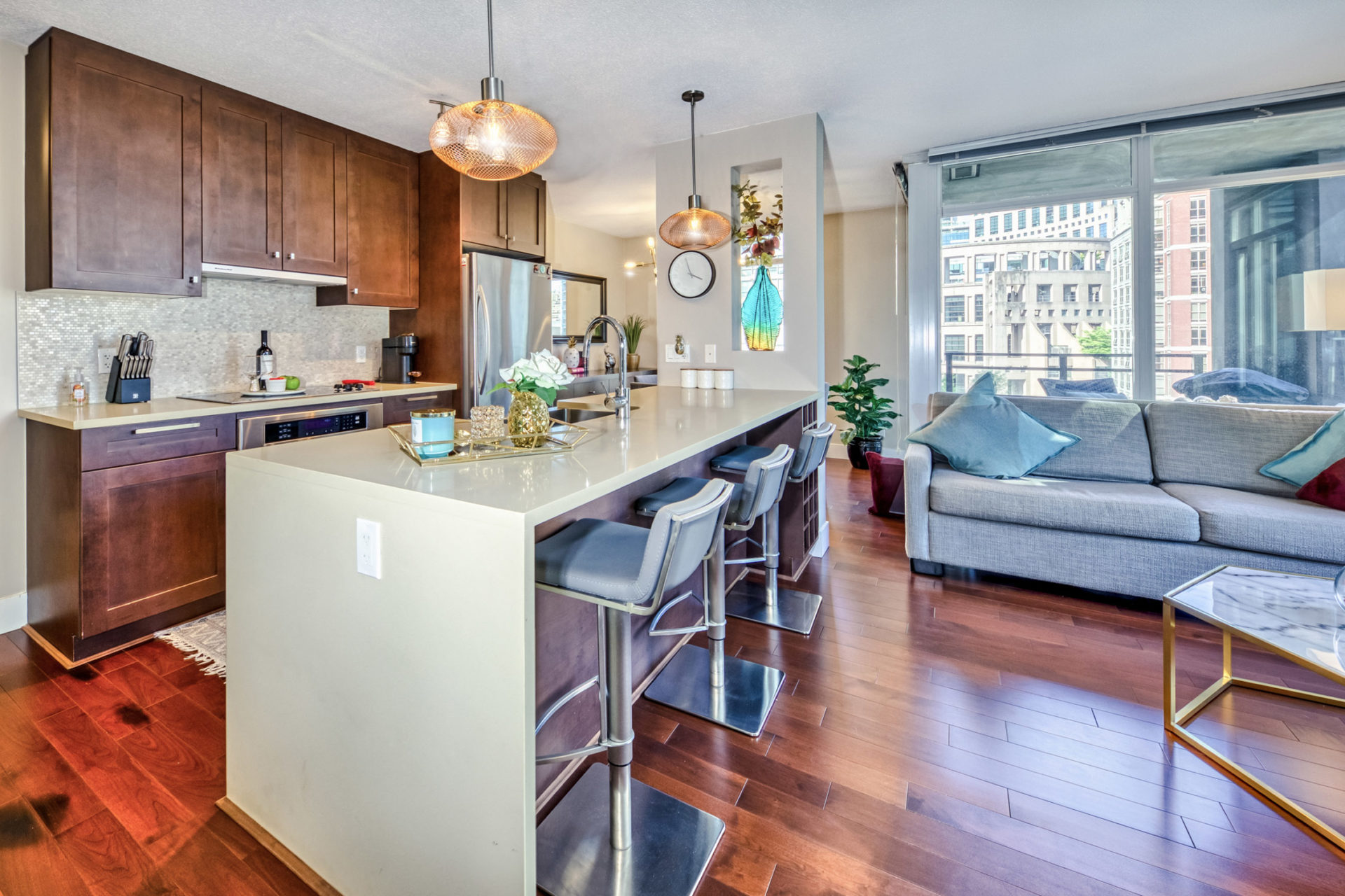 906 – 888 Homer Street