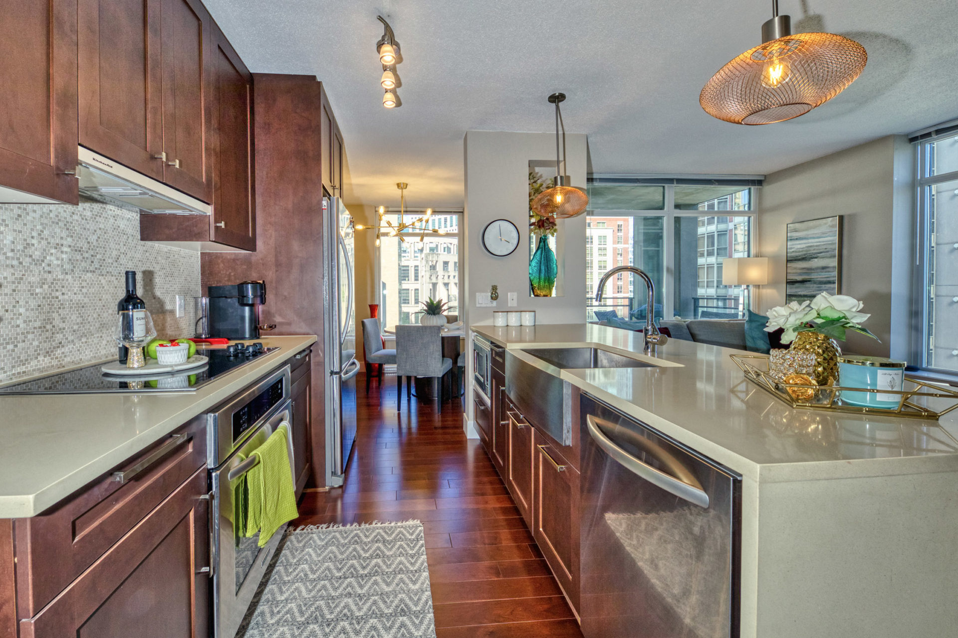 906 - 888 Homer Street