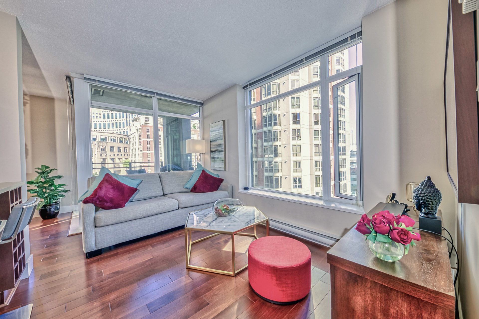 906 - 888 Homer Street