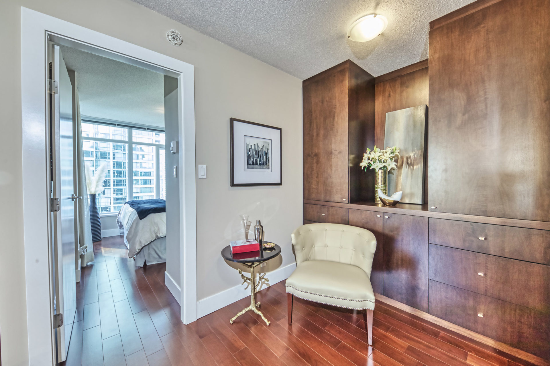 906 - 888 Homer Street