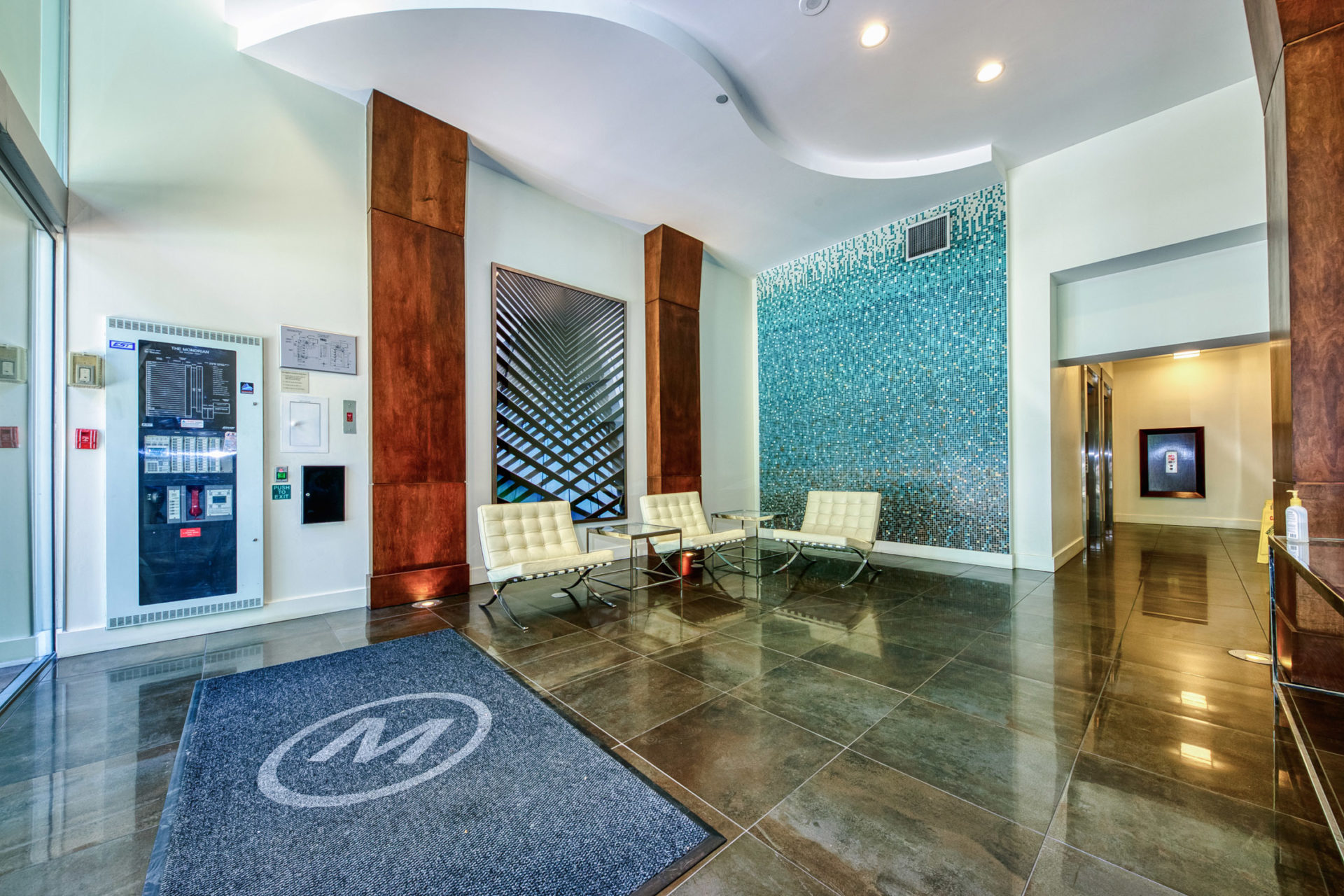 TH8 - 989 Richards Street