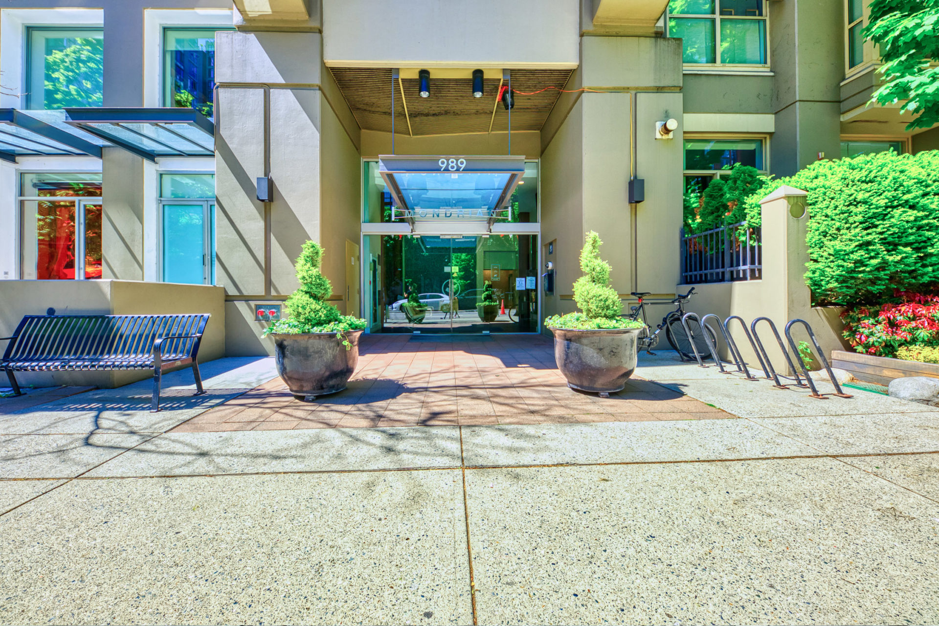 TH8 - 989 Richards Street