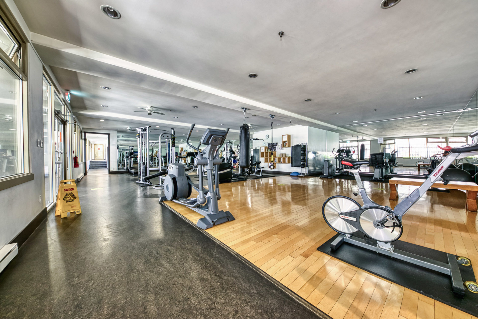 TH8 - 989 Richards Street