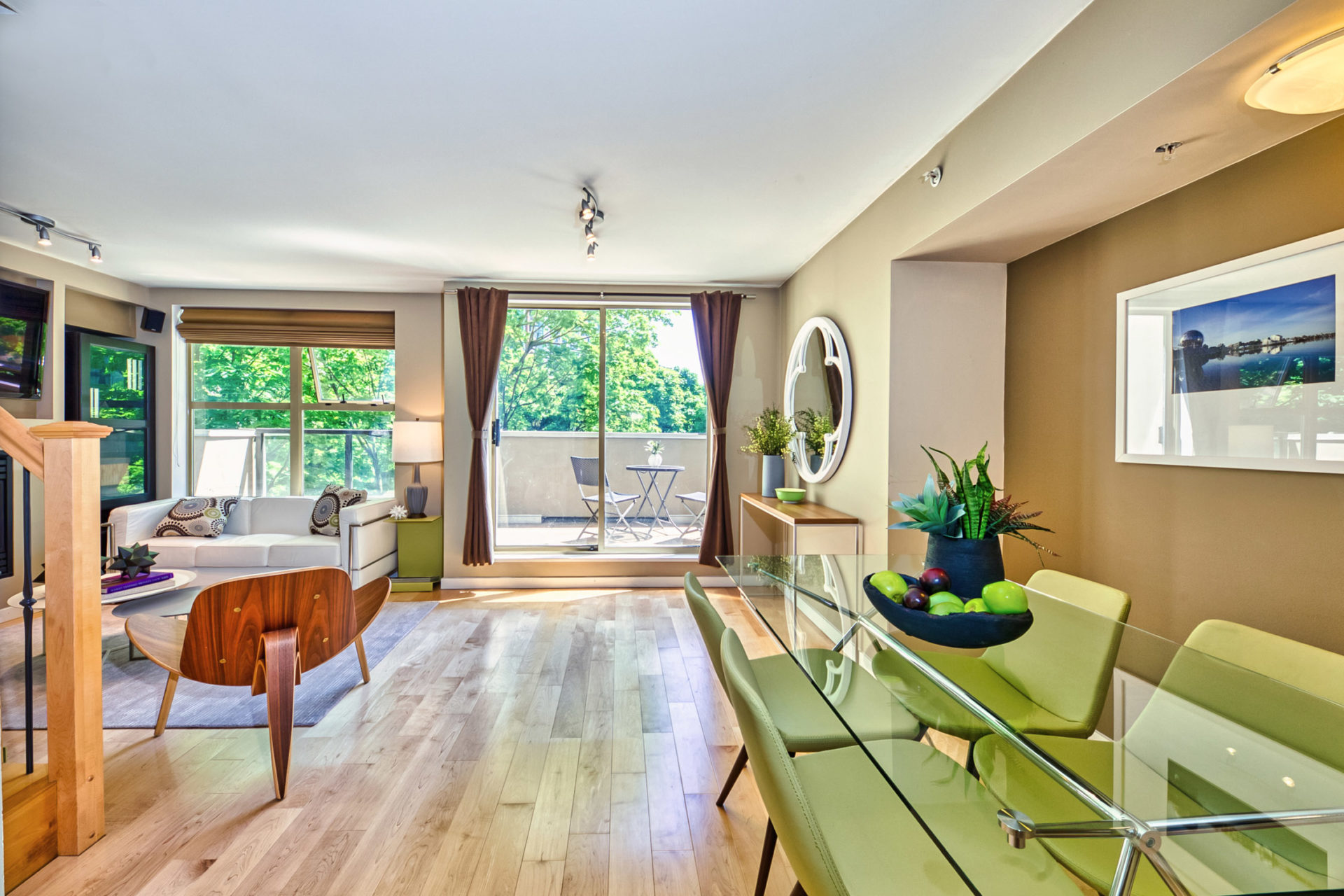 TH8 – 989 Richards Street