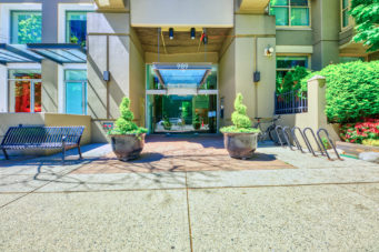 TH8 - 989 Richards Street