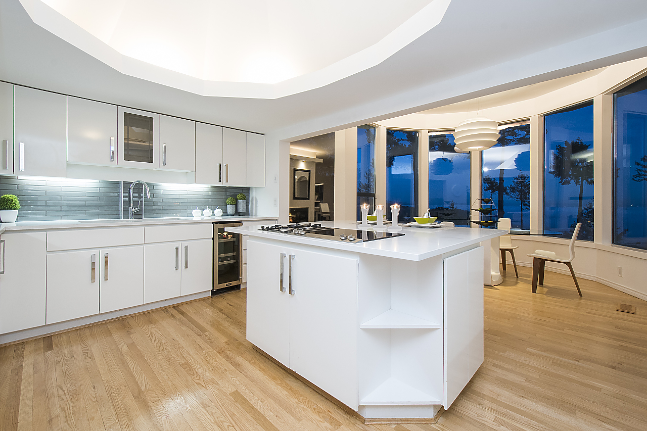 5032 Pinetree Crescent