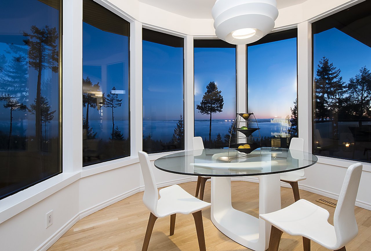 5032 Pinetree Crescent