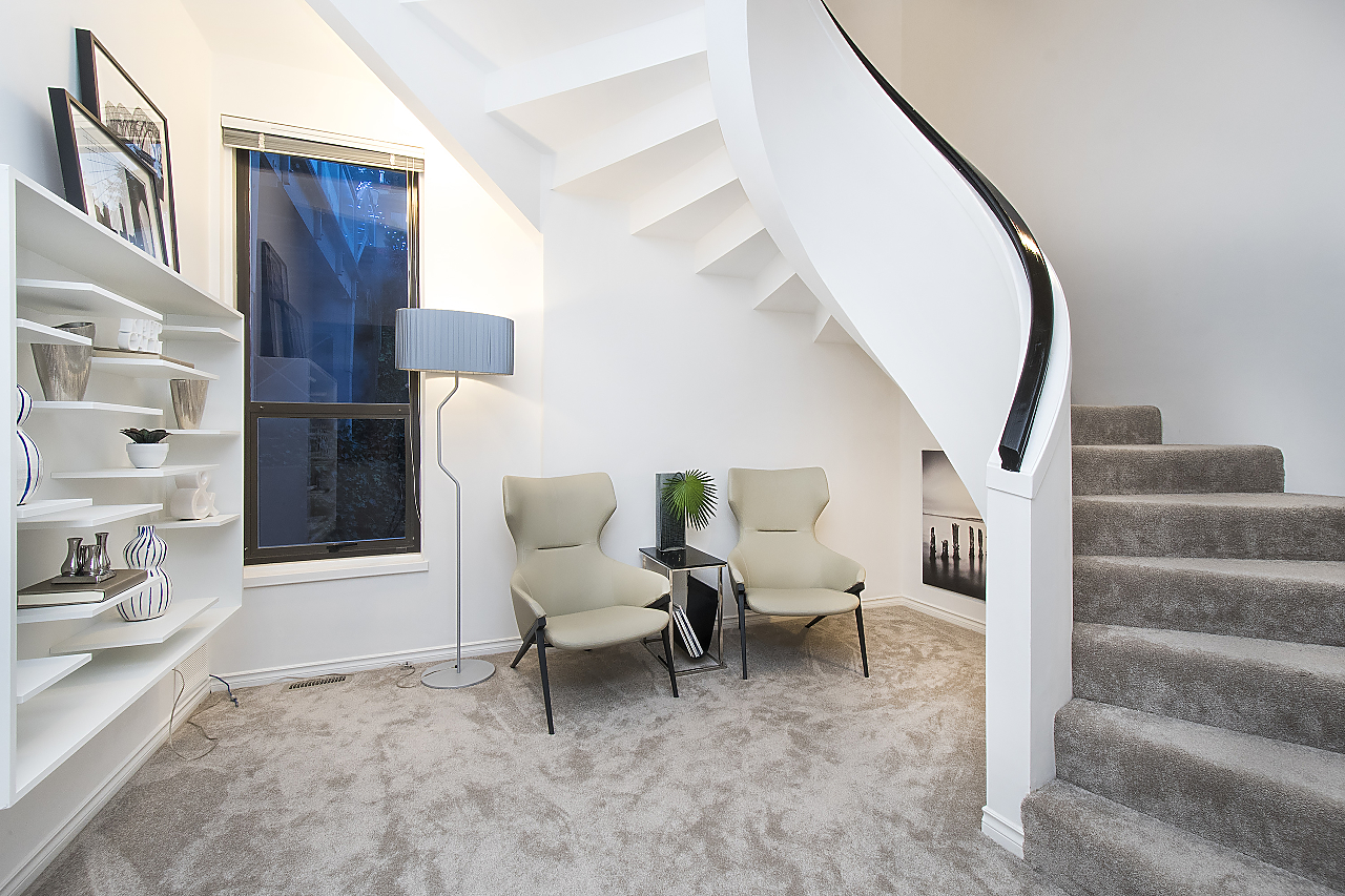 5032 Pinetree Crescent