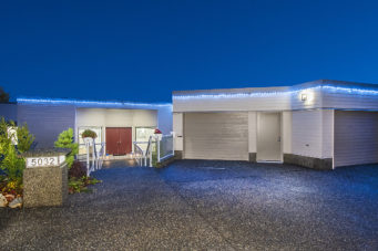 5032 Pinetree Crescent