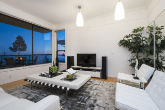 5032 Pinetree Crescent