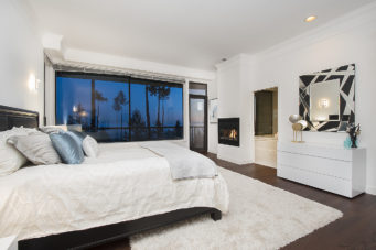 5032 Pinetree Crescent