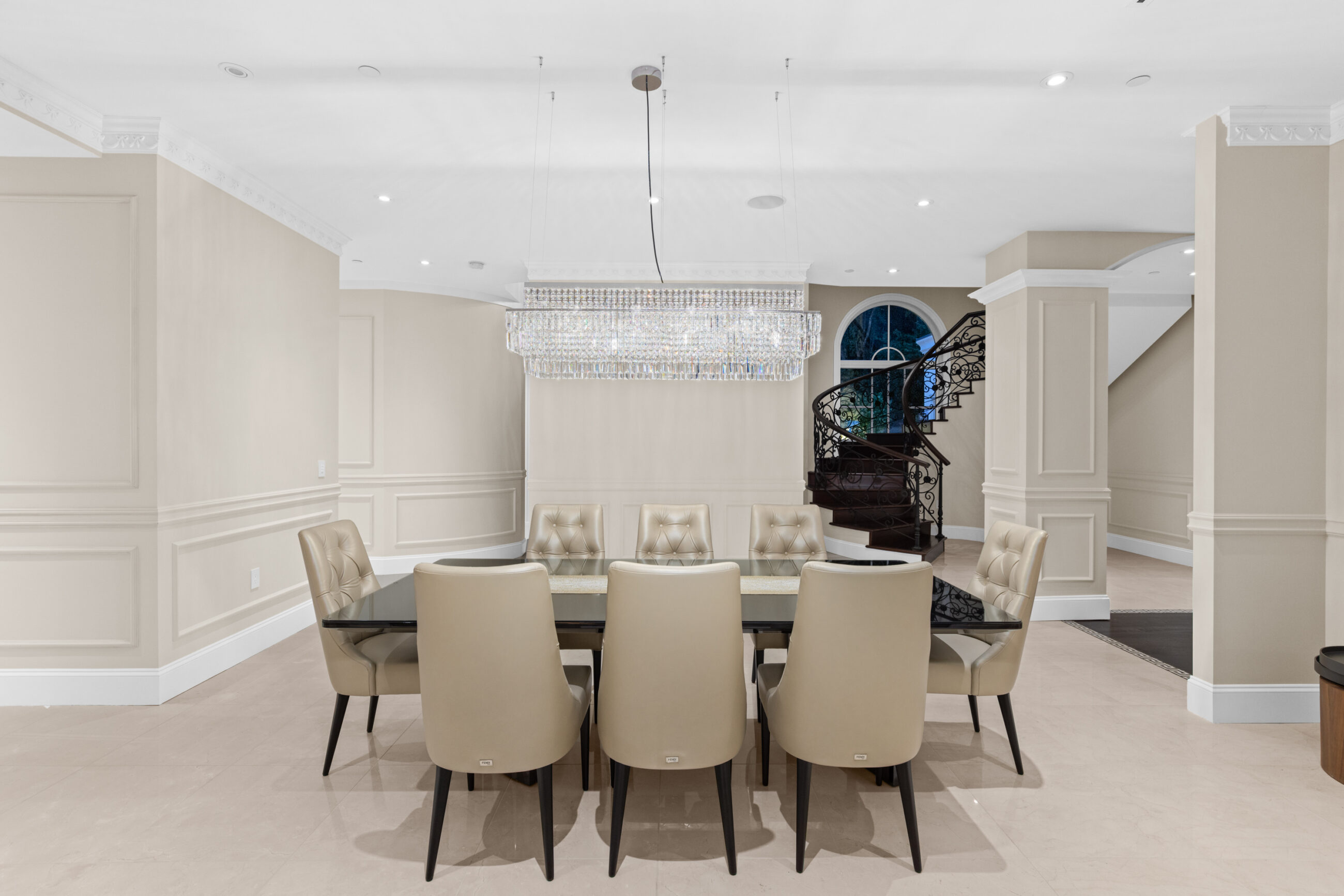 GRAND EUROPEAN CLASSIC LUXURY PROPERTY IN THE BEST BLOCK OF BRITISH PROPERTIES - 1367 Chartwell Dr, West Vancouver