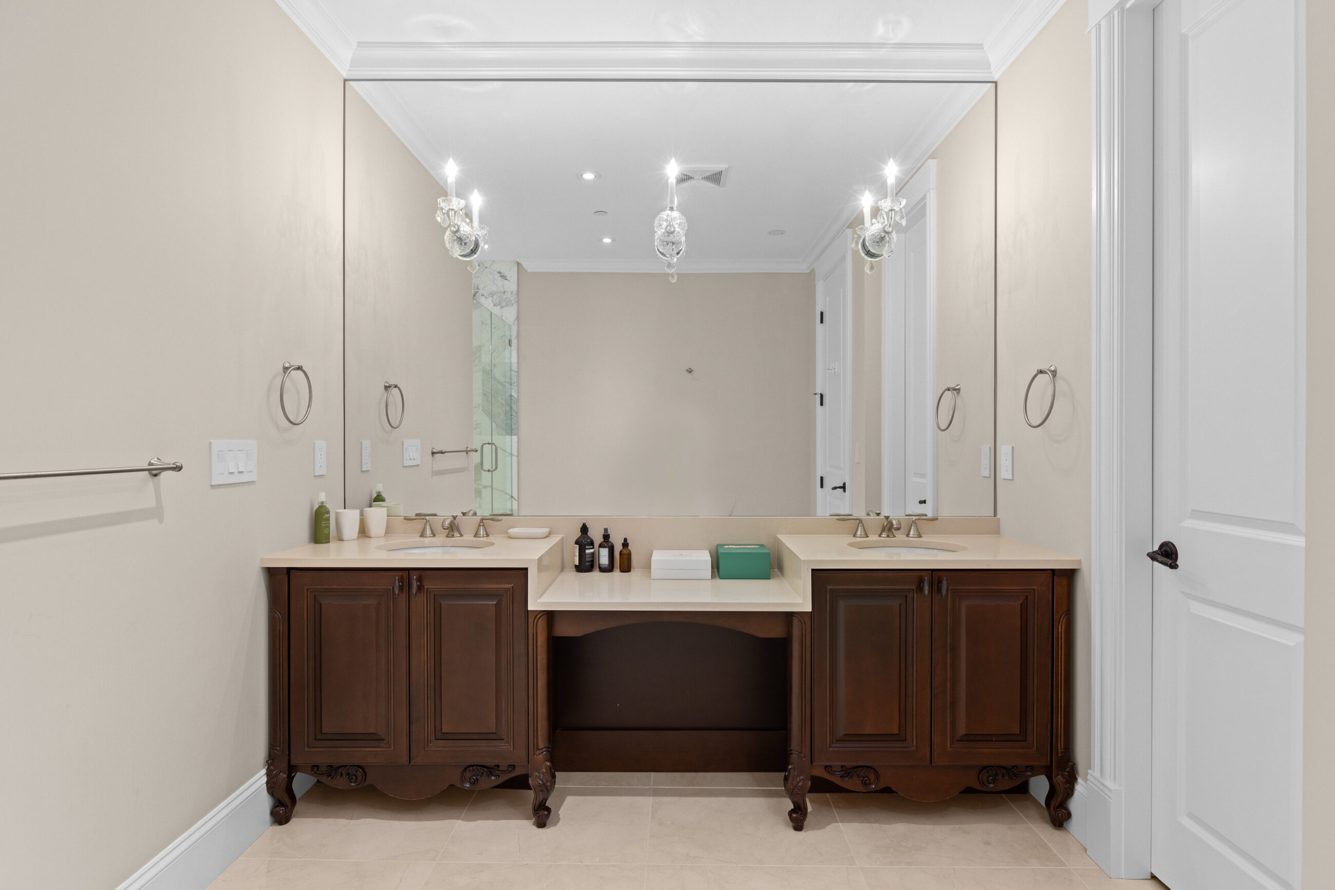 GRAND EUROPEAN CLASSIC LUXURY PROPERTY IN THE BEST BLOCK OF BRITISH PROPERTIES - 1367 Chartwell Dr, West Vancouver