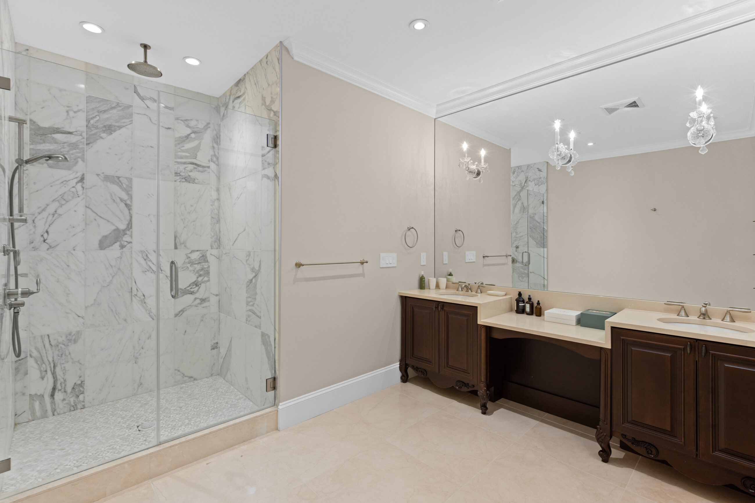 GRAND EUROPEAN CLASSIC LUXURY PROPERTY IN THE BEST BLOCK OF BRITISH PROPERTIES - 1367 Chartwell Dr, West Vancouver