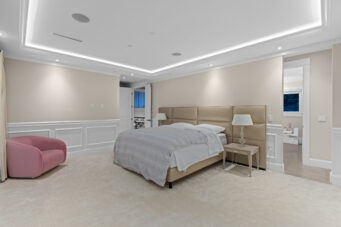 GRAND EUROPEAN CLASSIC LUXURY PROPERTY IN THE BEST BLOCK OF BRITISH PROPERTIES - 1367 Chartwell Dr, West Vancouver