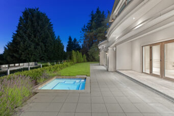 GRAND EUROPEAN CLASSIC LUXURY PROPERTY IN THE BEST BLOCK OF BRITISH PROPERTIES - 1367 Chartwell Dr, West Vancouver