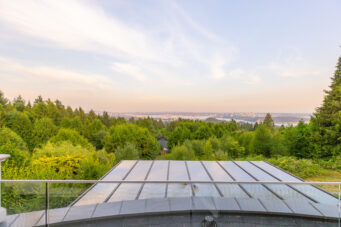 GRAND EUROPEAN CLASSIC LUXURY PROPERTY IN THE BEST BLOCK OF BRITISH PROPERTIES - 1367 Chartwell Dr, West Vancouver