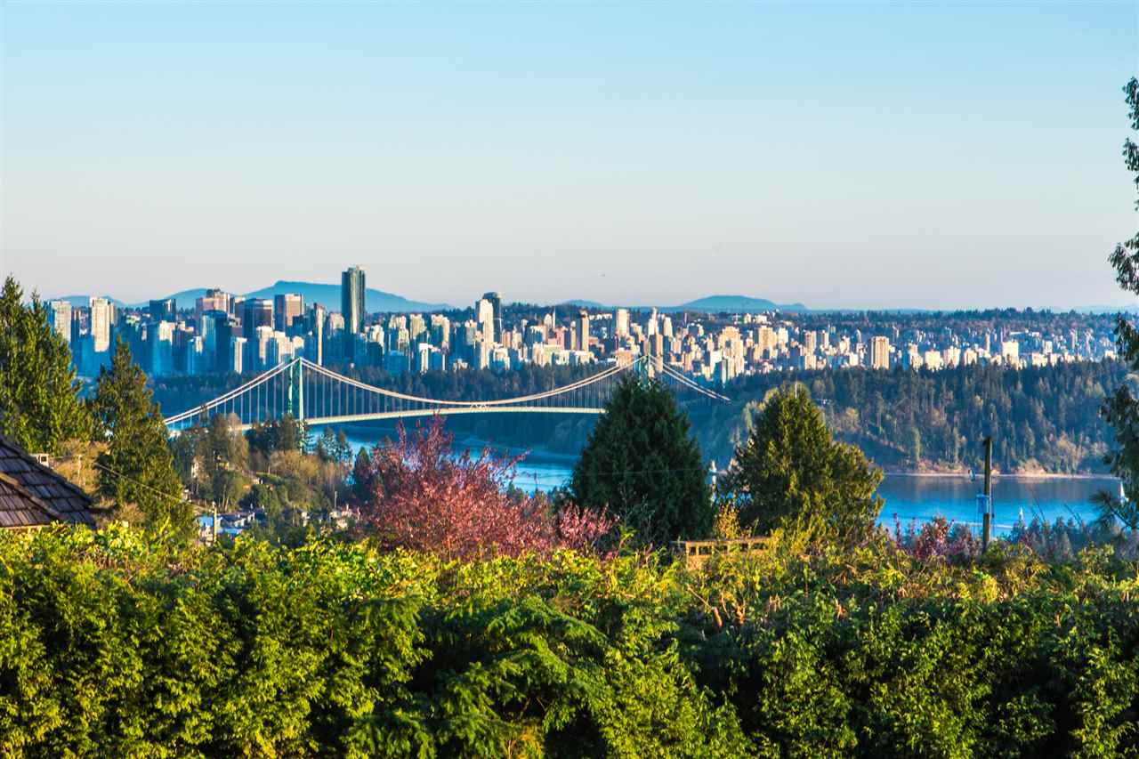 997 Cross Creek Road, West Vancouver