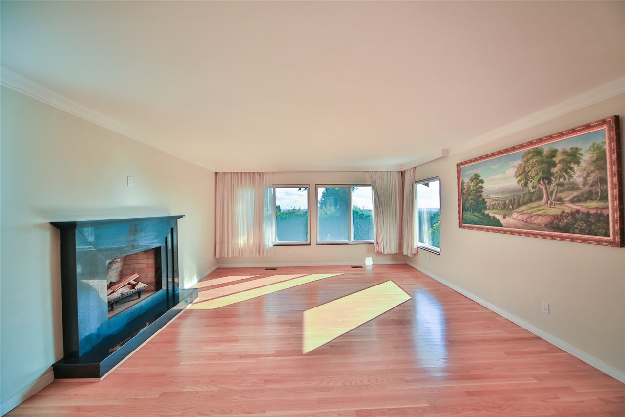 997 Cross Creek Road, West Vancouver