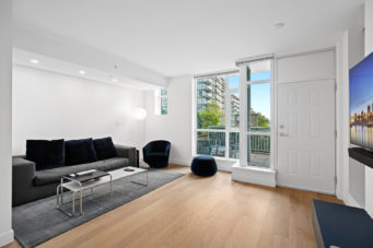 TH17 - 188 E Esplanade Street, North Vancouver