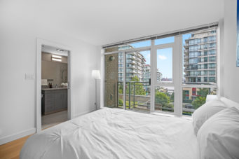 TH17 - 188 E Esplanade Street, North Vancouver