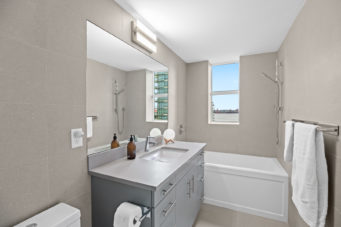 TH17 - 188 E Esplanade Street, North Vancouver