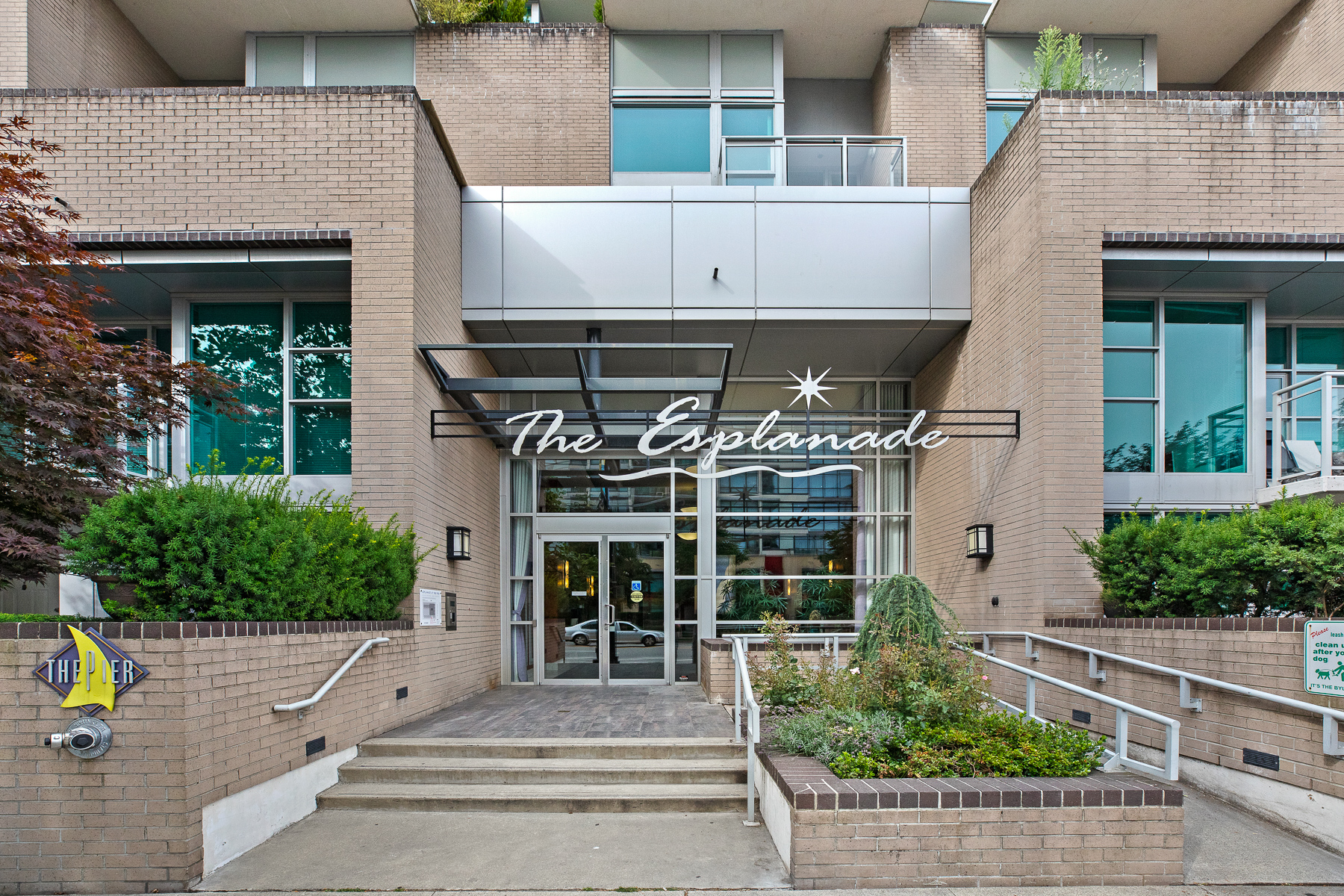 TH17 - 188 E Esplanade Street, North Vancouver