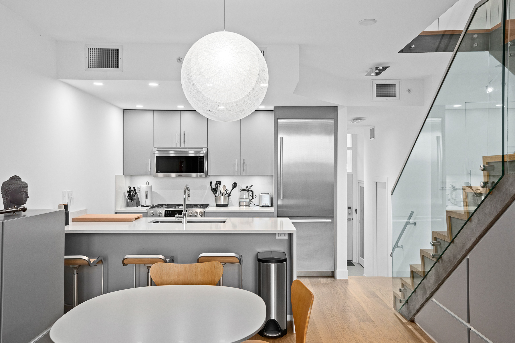 TH17 - 188 E Esplanade Street, North Vancouver