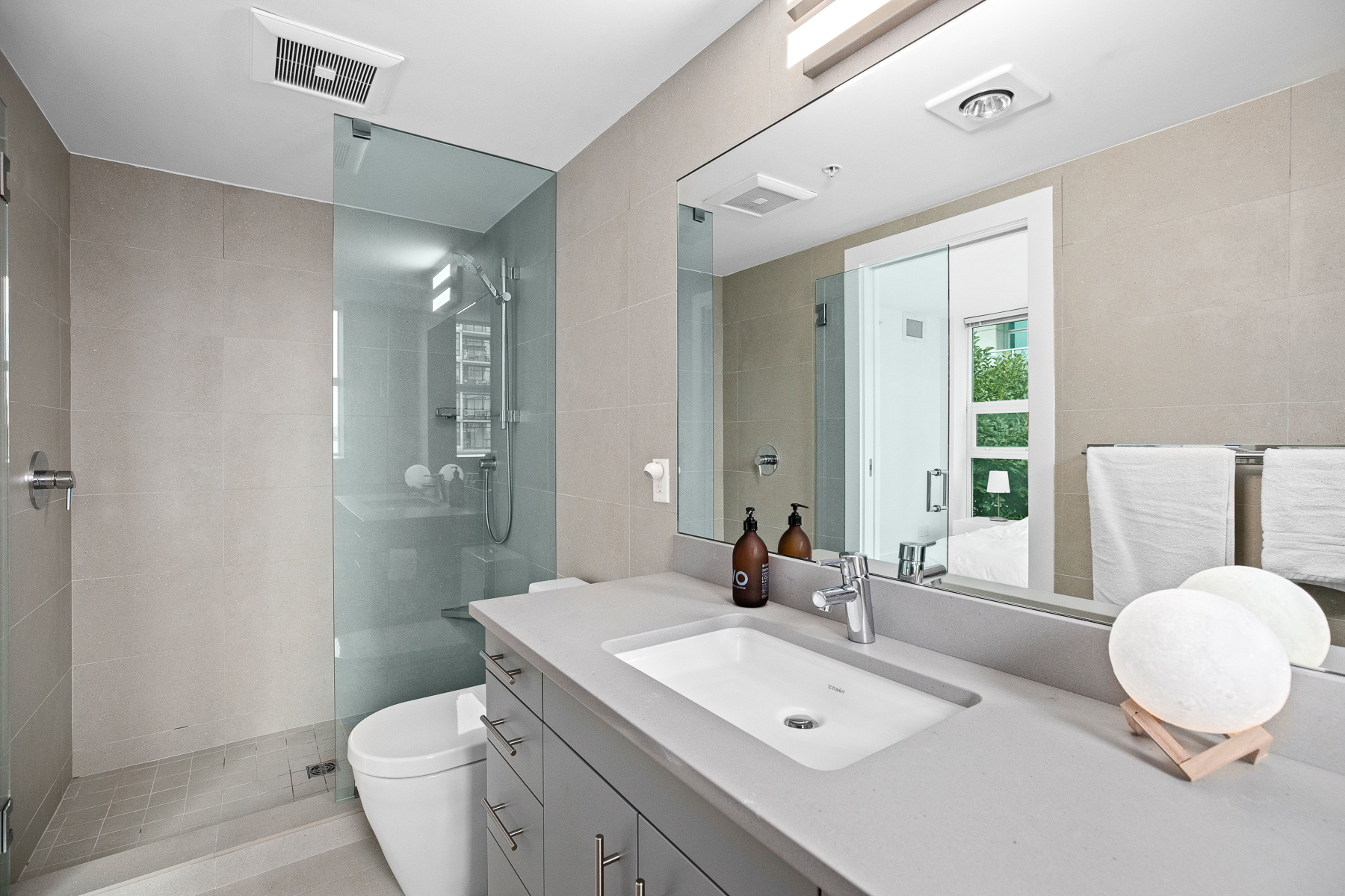 TH17 - 188 E Esplanade Street, North Vancouver