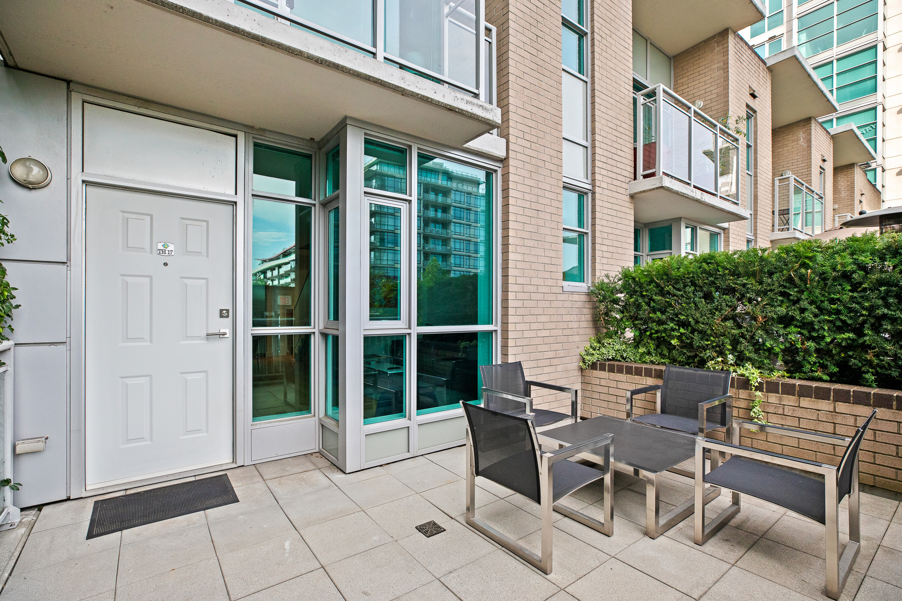 TH17 – 188 E Esplanade Street, North Vancouver