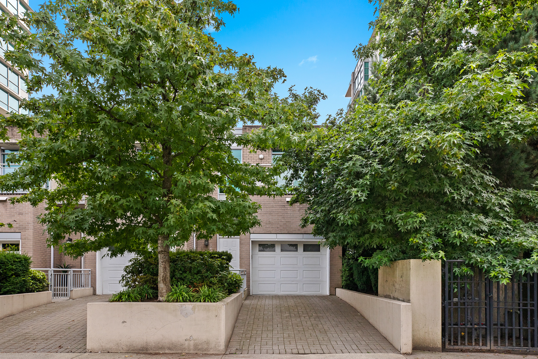 TH17 – 188 E Esplanade Street, North Vancouver