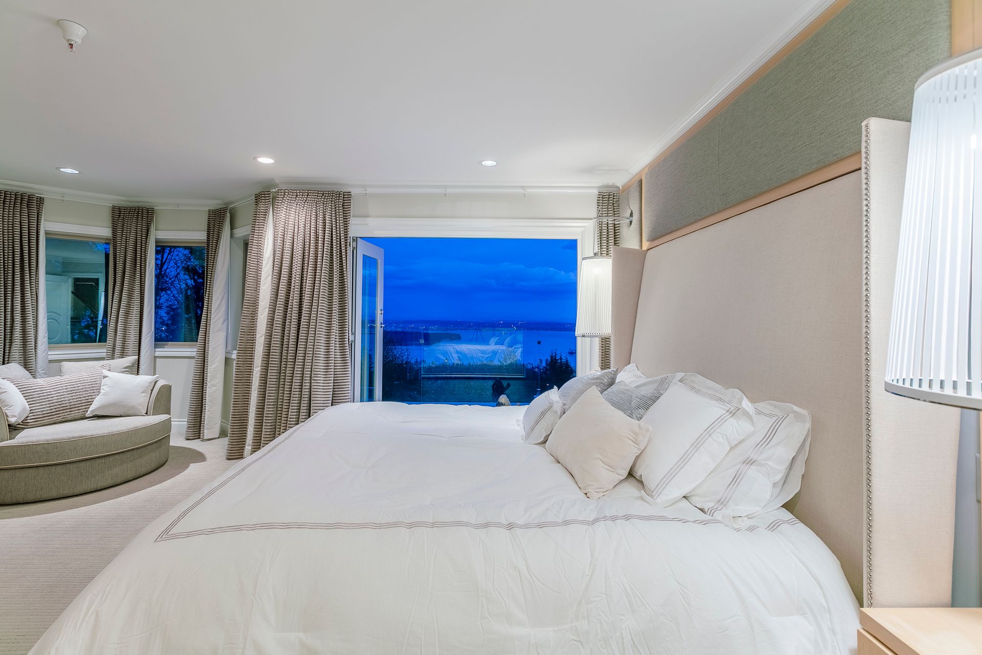 1560 Chippendale Crt, West Vancouver