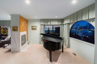 IMMACULATE FAMILY RESIDENCE WITH OCEAN & CITY VIEWS - 2527 Westhill Drive, West Vancouver