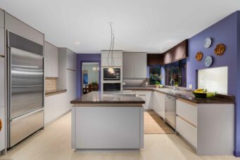 IMMACULATE FAMILY RESIDENCE WITH OCEAN & CITY VIEWS - 2527 Westhill Drive, West Vancouver