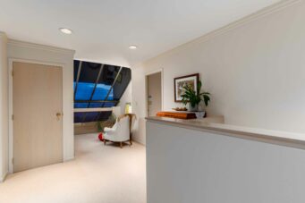 IMMACULATE FAMILY RESIDENCE WITH OCEAN & CITY VIEWS - 2527 Westhill Drive, West Vancouver