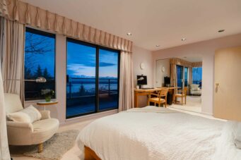 IMMACULATE FAMILY RESIDENCE WITH OCEAN & CITY VIEWS - 2527 Westhill Drive, West Vancouver