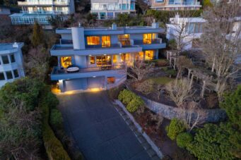 IMMACULATE FAMILY RESIDENCE WITH OCEAN & CITY VIEWS - 2527 Westhill Drive, West Vancouver
