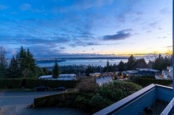 IMMACULATE FAMILY RESIDENCE WITH OCEAN & CITY VIEWS - 2527 Westhill Drive, West Vancouver