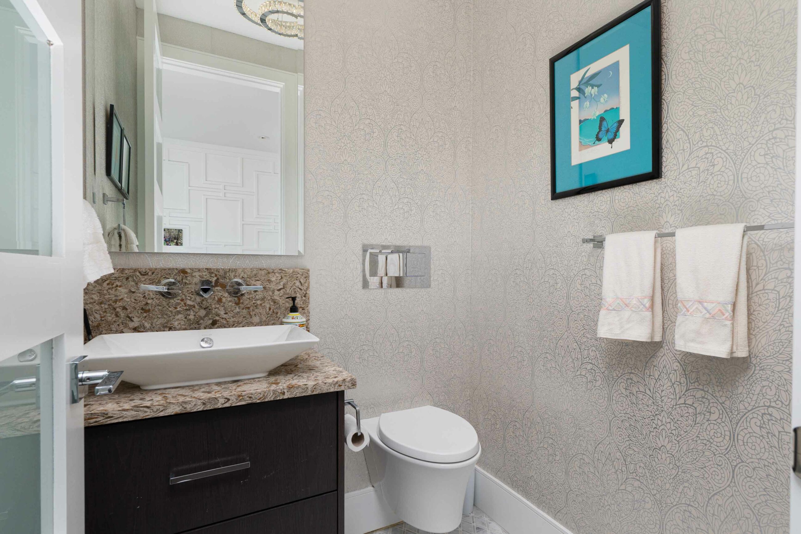 CONTEMPORARY WHITE ROCK FAMILY HOME - 15999 Columbia Avenue, White Rock